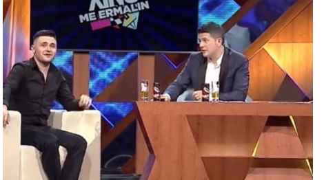 ‘Unë jam komedian, ai biznesmen’, Mamaqi debat me Bes Kallakun: S’ka gjë të keqe nga biznesi, nuk po shesim drogë