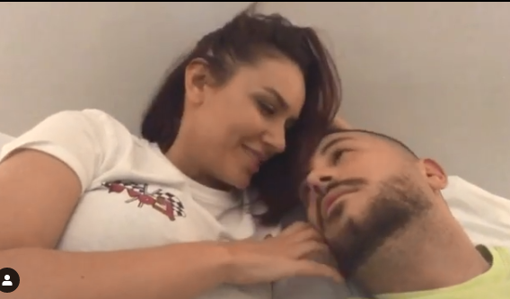 “Nuk është ashtu si duket prapë”, Bora Zemani dorëzohet dhe publikon videon nga shtrati me Donaldin