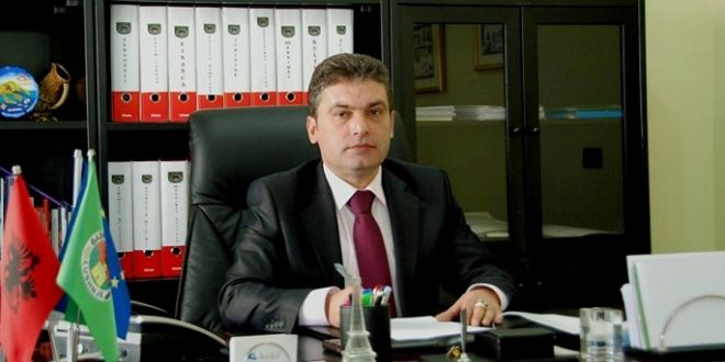 Plagosja e kryebashkiakut/Vjen reagimi i parë nga PD-ja: Ish-shoferi ishte trafikant, u prishën pazaret