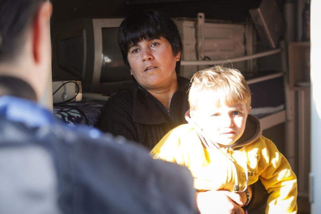 FOTO/Basha vijon takimet, çfarë nxorri në pah tërmeti i 26 Nëntorit: Banorët më treguan…