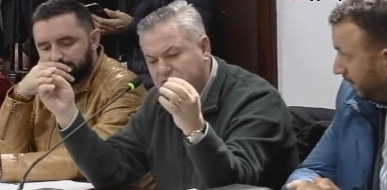 Malaj para komisionit, Murrizi kritika mazhorancës: Para se të shkarkoni Benin, emëroni fillimisht kreun e KLSH-së