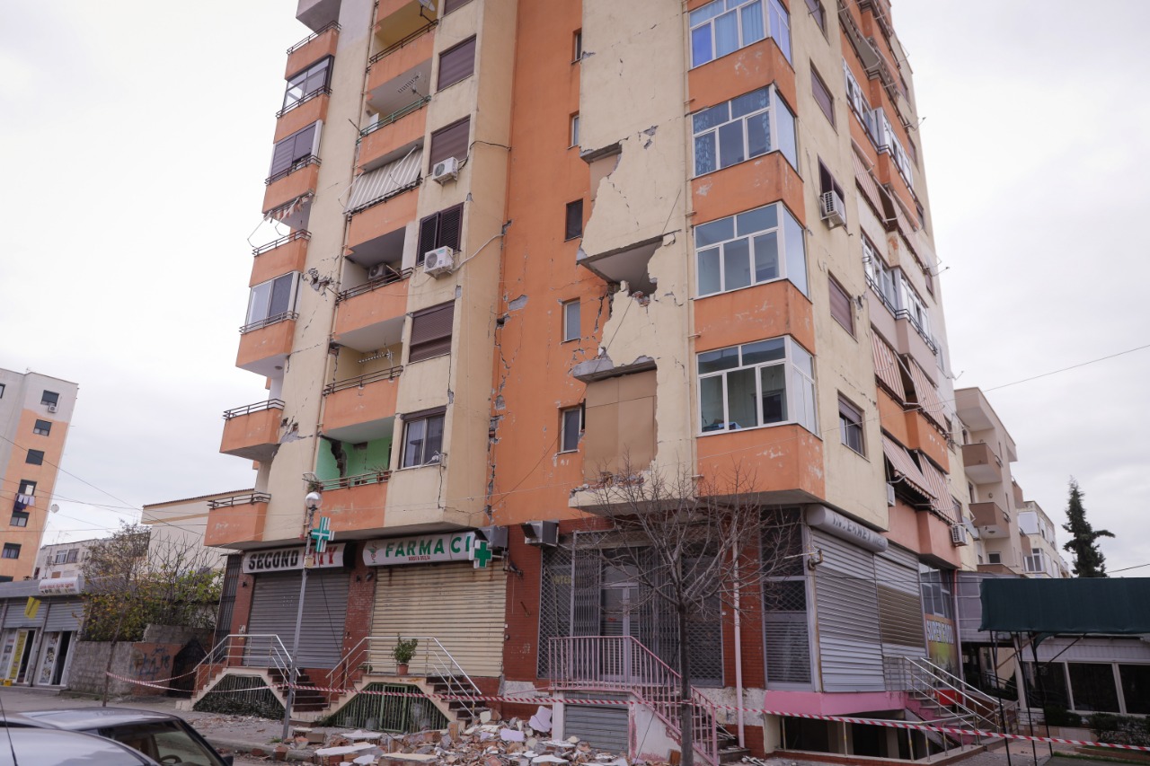 Banorët duan qartësi nëse pallati i tyre do të rindërtohet