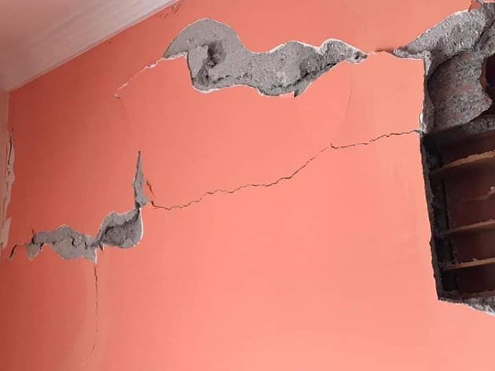 VIDEO/Kërcënimi i Lleshajt ndaj inxhinierit në Lezhë, Zhupa publikon fotot e pallatit 12-katësh: Ja gjendja e tij