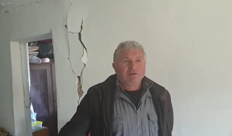 Banorët denoncojnë tek PD: Qeveria nuk i ndihmon për dëmet nga tërmeti, por gjobit kur riparojnë banesat