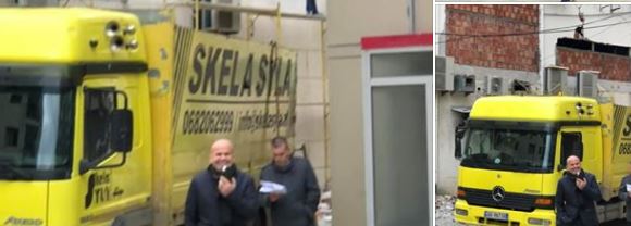 Ish-deputeti publikon pamje të tjera nga pallati i dëmtuar i Sadri Abazit: Kush duhet të hyjë tani në burg?