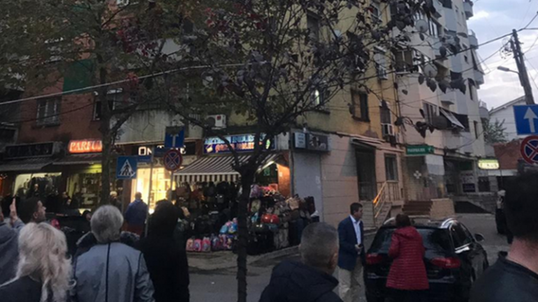 U shpall i pabanueshëm, gati shembja e “Pallatit të VIP-ave” në Durrës