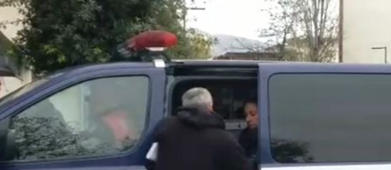 Mbetet në burg ish-sekretarja e Gjykatës në Vlorë, u arrestua për vepra të rënda