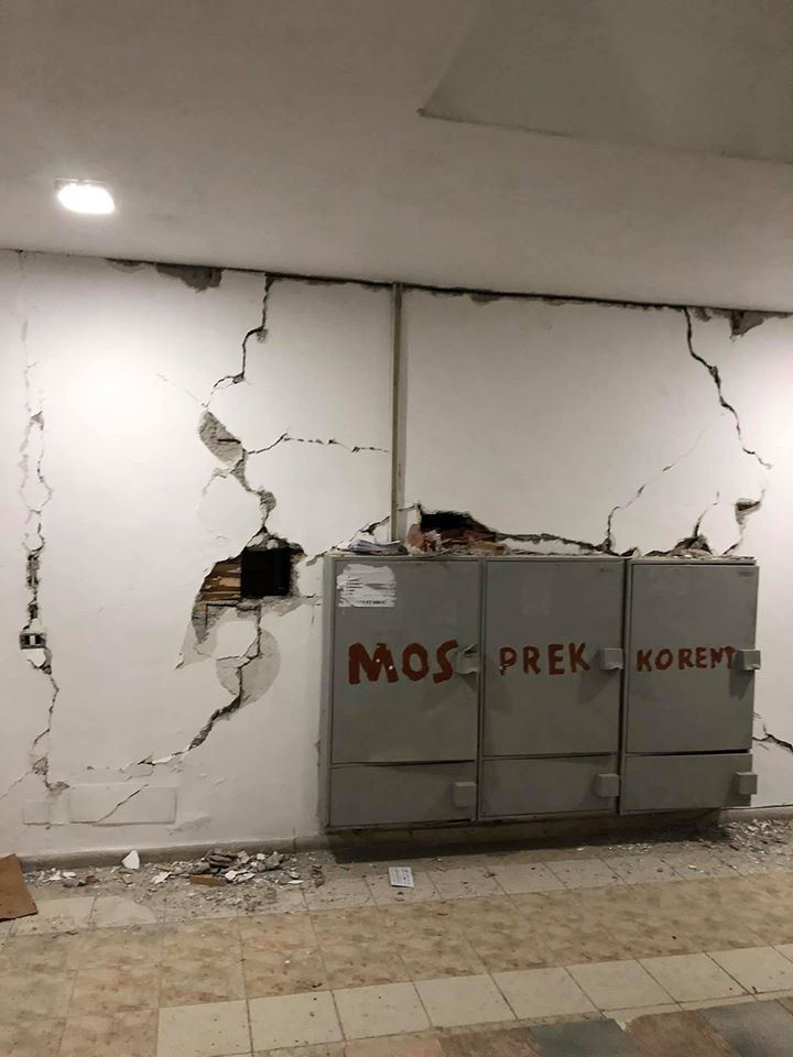 Ish deputetët e PD rrëfejnë dramën e tërmetit: Historia e Sadije Kajës në plazh dhe ajo e Nikë Prendit në Kombinat