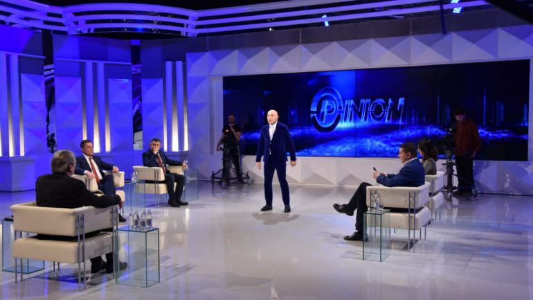 Berisha flet per sherrin me gazetarin Artan Hoxha, lidhet me nje prokuror dhe Andi Tomen