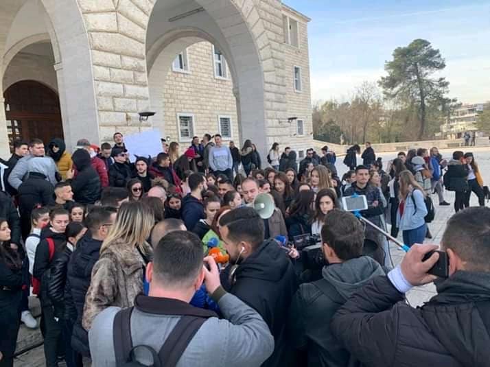 Studentet: Protesta nuk ka mbaruar, kthehemi pas dy javeve
