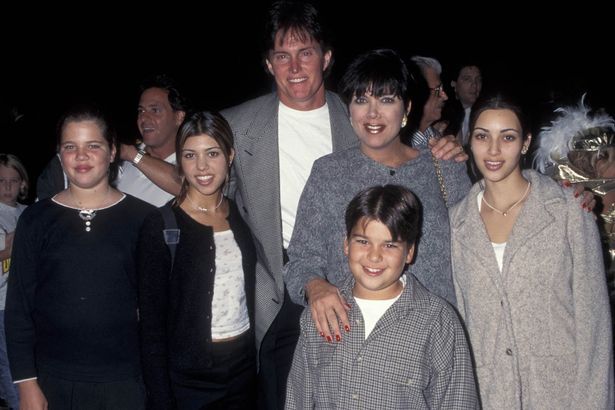 FOTO/Para pasurisë dhe botoksit të Kardashianve, zbulohen fotot kur ishin një familje normale