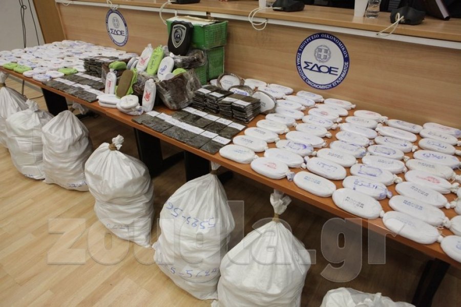 FOTO/Bllokohet një anije cisternë e mbushur me 1 ton drogë, e sinjalizoi SHBA