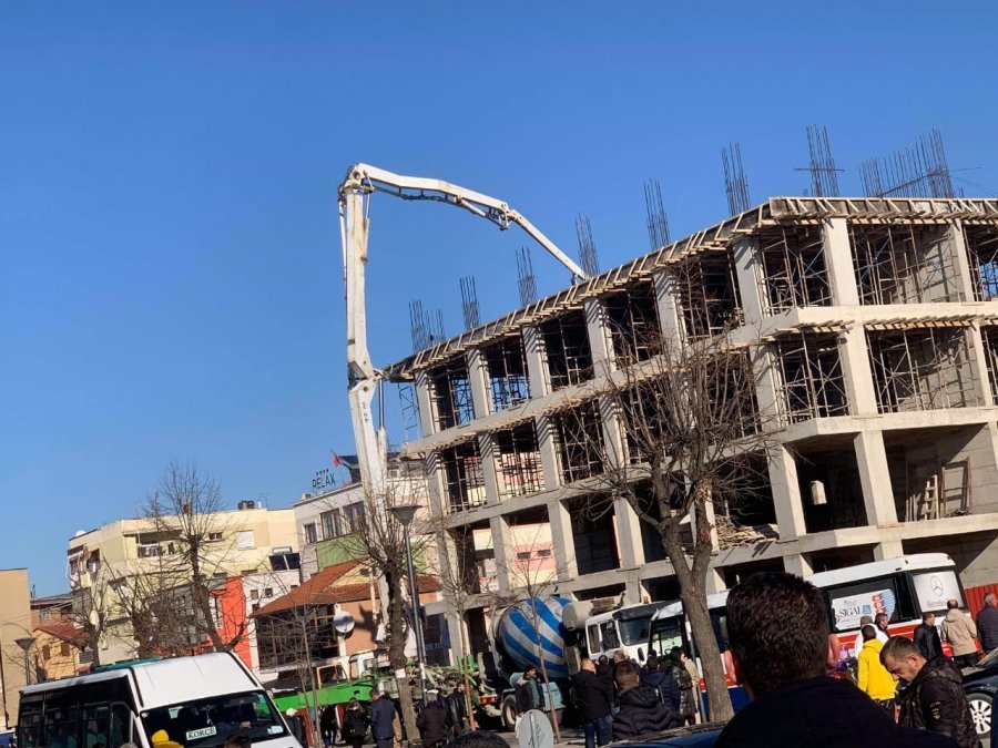 EMRI/Pamjet e para nga vendi i ngjarjes, ndërron jetë punëtori në Korçë