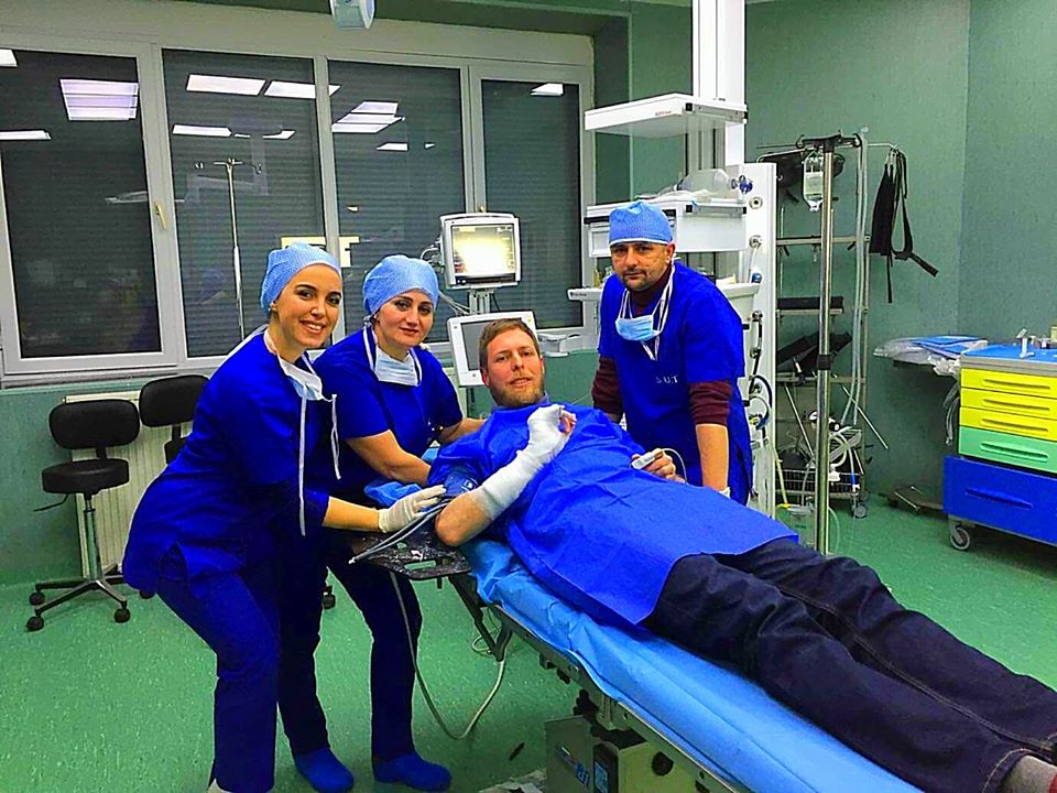 Princ Leka shtrohet te spitali i Traumës: Respekte! Kurohet jo në spitale luksoze private si pushtetarët e tjerë