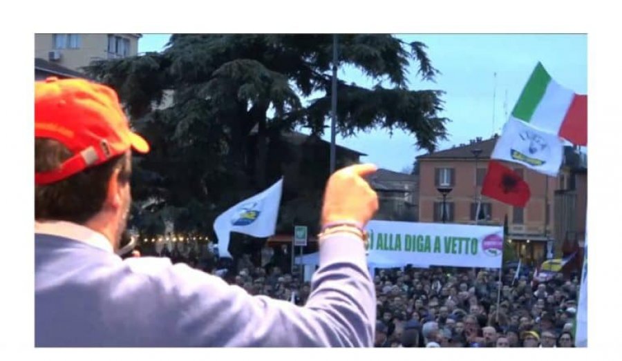 Salvini entusiazmohet nga flamuri shqiptar, bëri një deklaratë të papritur