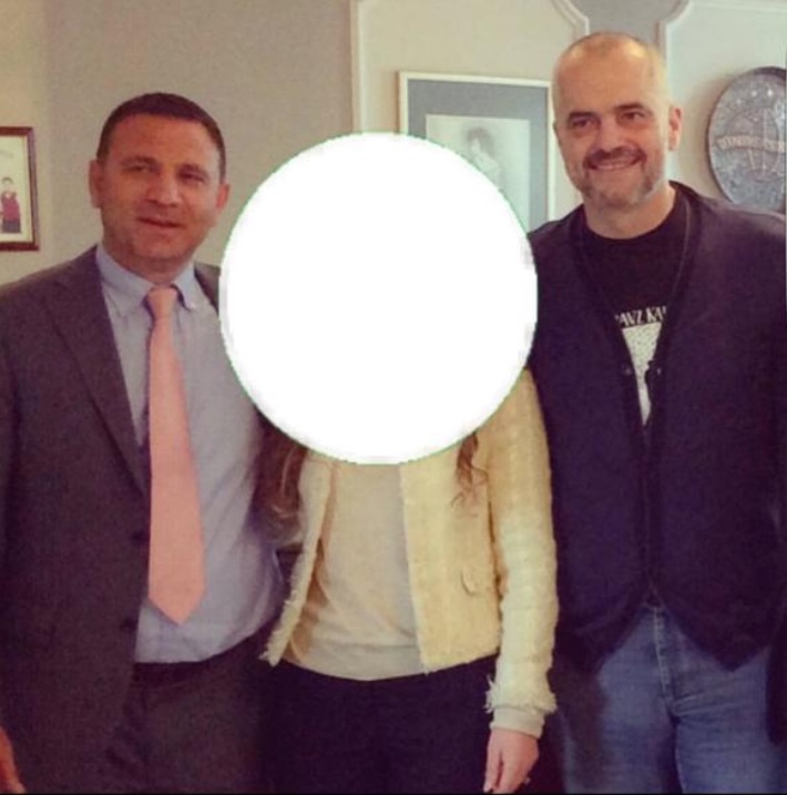 Gazetari publikon foton e Edi Rames me ate qe akuzohet per vrasje