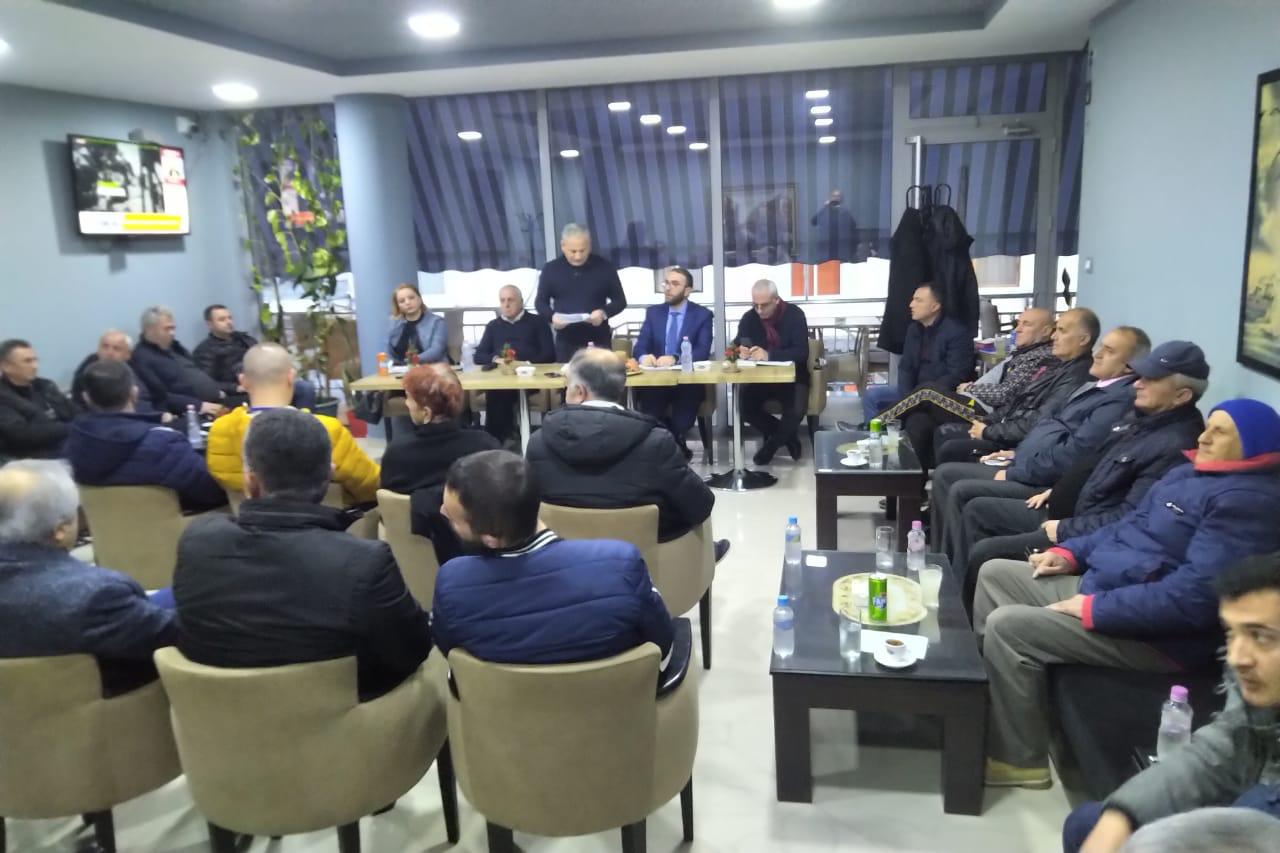 “Qeveria tradhtoi qytetaret, i detyroi te lene Shqiperine”