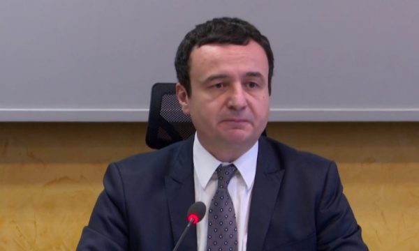 Kurti merr detyrën zyrtarisht, thirrje ministrave në ditën e parë: Mos rrini ulur nëpër kolltukë e të urdhëroni nga lartë