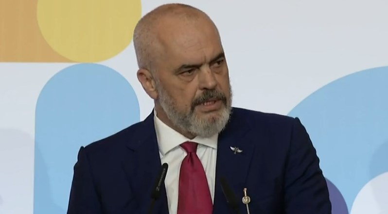 “Rama ik” ne ceremonine e 100 vjetorit te Tiranes kryeqytet