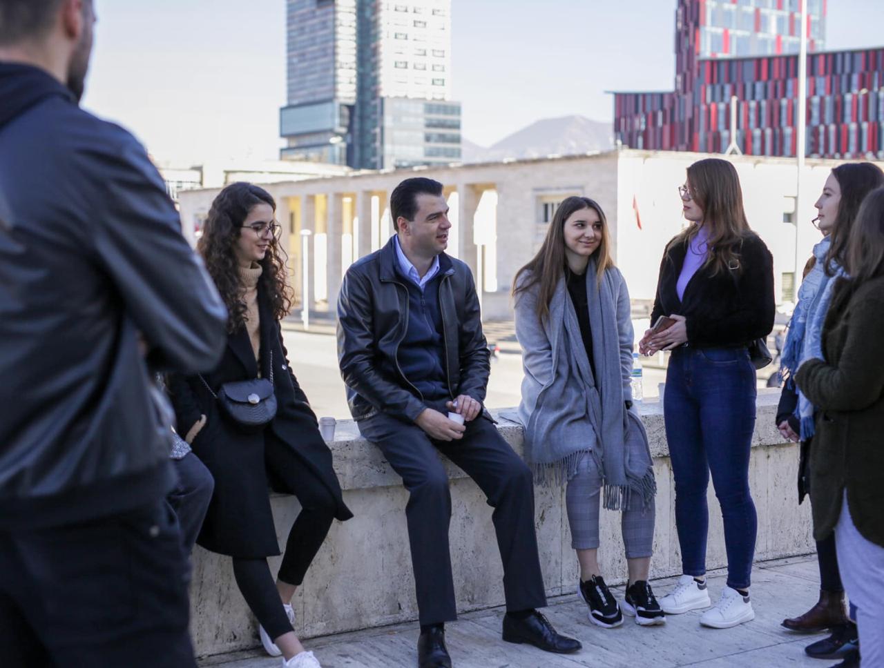 Basha: Do punojme pareshtur qe te rinjte mos te largohen nga vendi