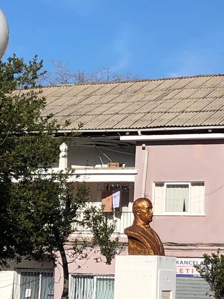 FOTO&VVIDEO/ Rama trondit studentet e Vlores ne diten e luftes kunder kancerit