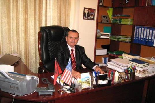 Letra e çuditshme e anëtarit të KLP për kreun e institucionit: Ka ardhur ndonjë kartolinë Urimi për Vitin e Ri 2020?