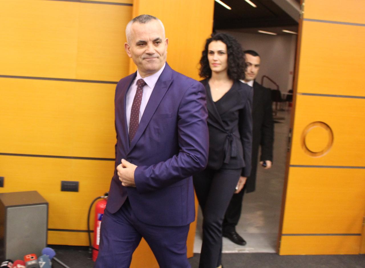 Ardi Veliu në sitën e vettingut, zbardhet deklarata e pasurisë dhe pastërtia e figurës