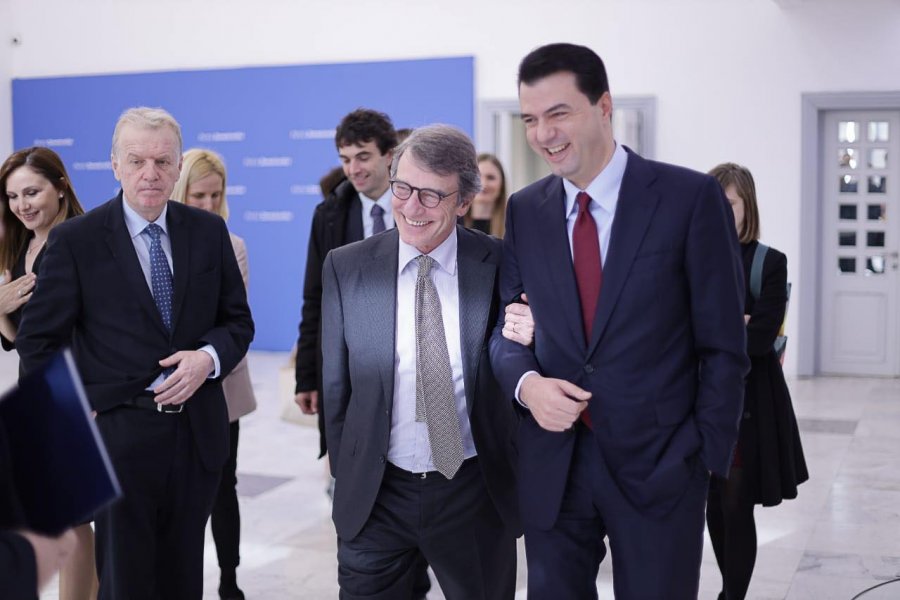 FOTO/Basha me David Sassolin: Opozita po bën gjithçka për hapjen e negociatave