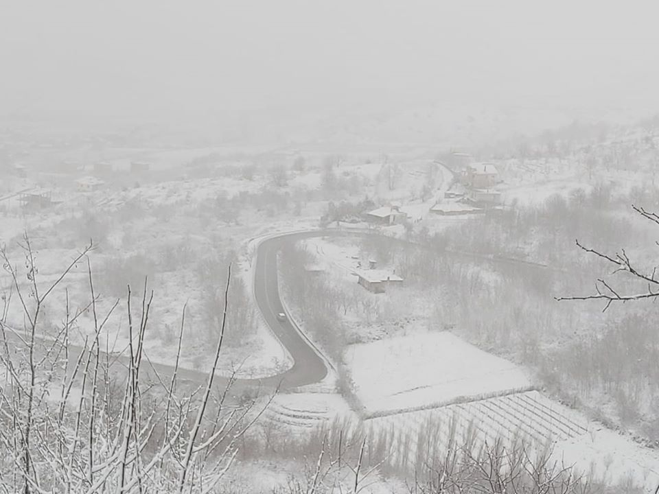 Bora mbulon rrugët, Autoriteti Rrugor jep detajet: Qarqet problematike, nevoja për zinxhirë