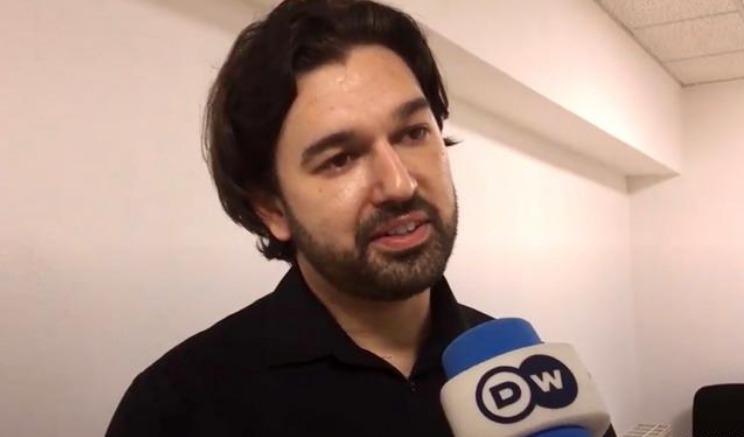 EMRI/Ky është shqiptari i parë që zgjidhet deputet në Parlamentin e Hamburgut