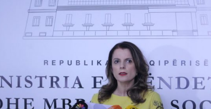 Shefja e Epidemologjisë nuk rekomandon mbajtjen e maskave: Ja çfarë ndodh me studentët që vijnë nga Kina, apeli për qytetarët