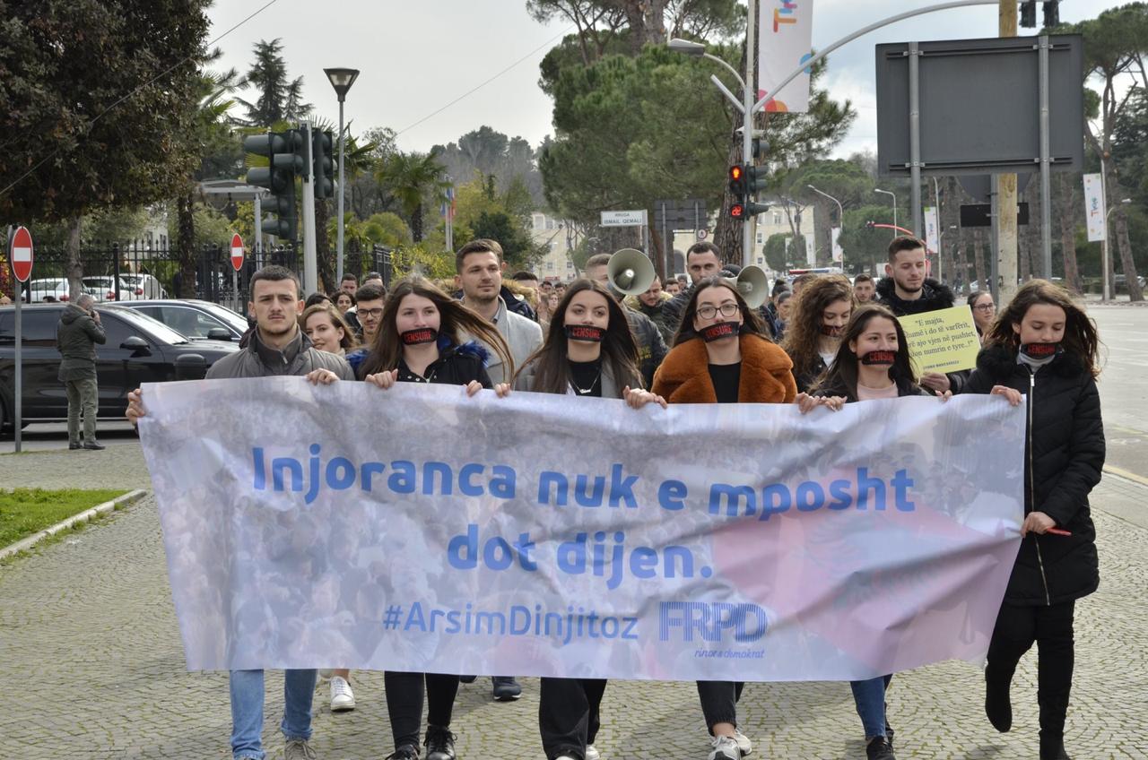 FOTO/FRPD startoi protestat e opozitës, çfarë ndodhi tek Kryeministria: Sërish po na sundon një kastë