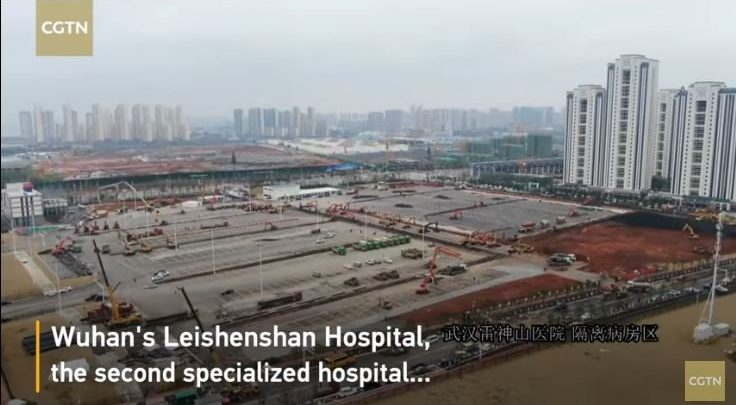 VIDEO/Kina mban fjalën, ndërtohet në kohë rekord spitali i dytë për të prekurit nga koronavirusi