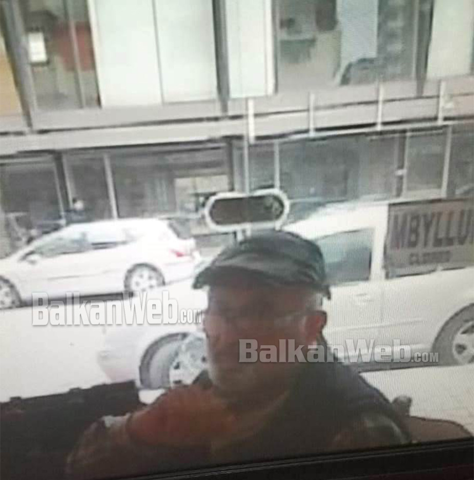 DETAJE/Azerbajxhanasi mashtron kambistin në Fier, i merr mijëra euro dhe i lë valixhen bosh