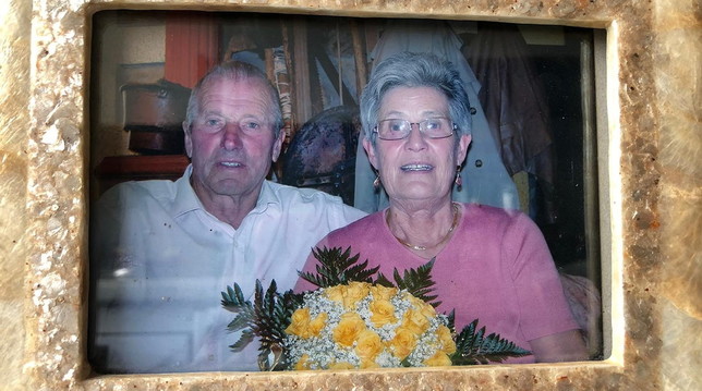 Të martuar prej 62 vjetësh, burrë e grua vdesin njëri pas tjetrit nga koronavirusi