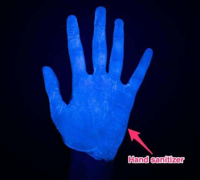 FOTO/Dezinfektuesi zgjedhje e shpejtë por jo aq efektive, pse larja e duarve është më e rëndësishme