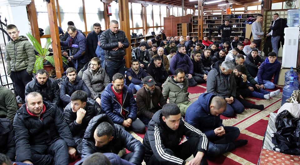 Myslimanet anulojne faljen e namazit te xhumase, kujtoni fjalet e Kuranit per epidemite