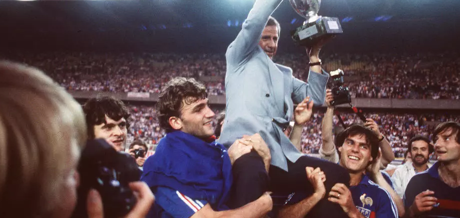 Vdes ish traineri i famshem i Kombetares