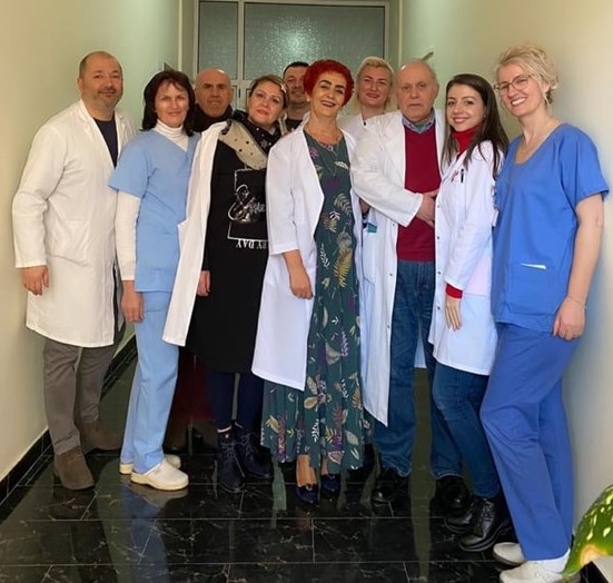 Kalo mesazhe optimiste nga Infektivi: Do ta “zëmë shah-mat” këtë sëmundje mjaft të rrezikshme por jo të pamposhtme