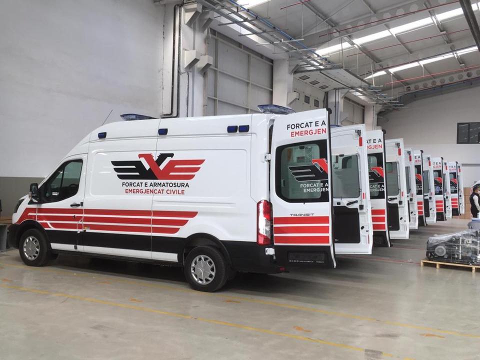 Niset flota e re e autoambulancave nga Turqia drejt Shqipërisë, Rama publikon pamjet