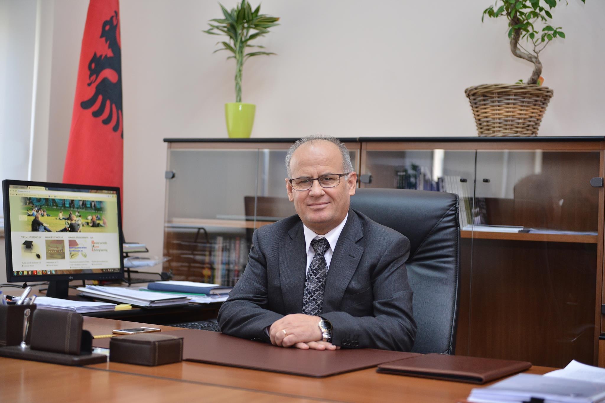 Rektori Mynyr Koni, mesazh per studentet: Javes tjeter, gati platforma per mesim online