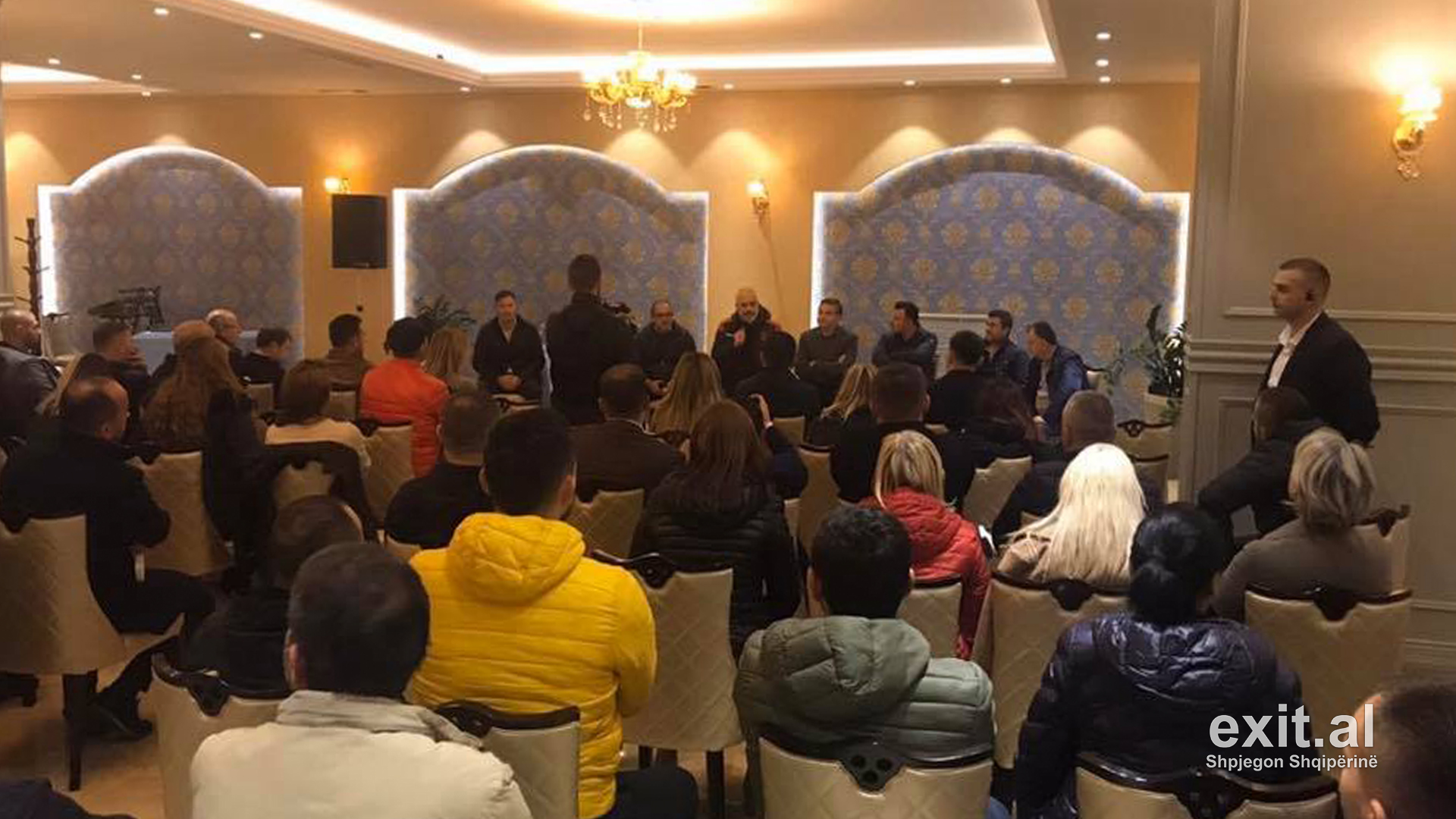 Qeveria pagoi Avdylajt për të strehuar familjet në hotelin e tyre