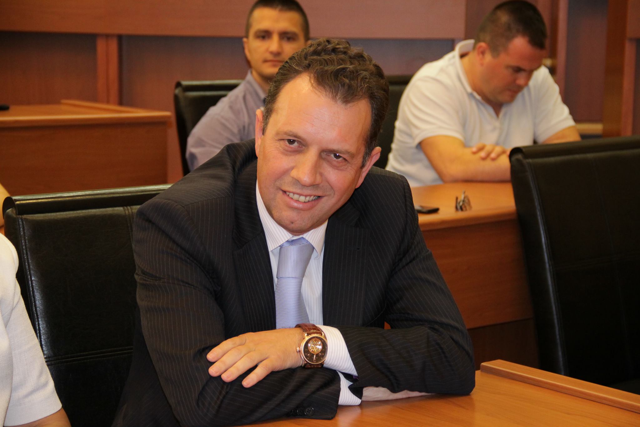 Biberaj: Rama të tregojë nëse ka dijeni për marrëveshjen e Thaçit me Vuçiç