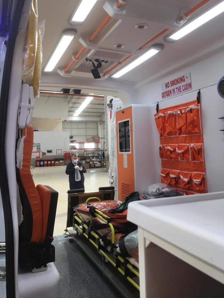 Niset flota e re e autoambulancave nga Turqia drejt Shqipërisë, Rama publikon pamjet