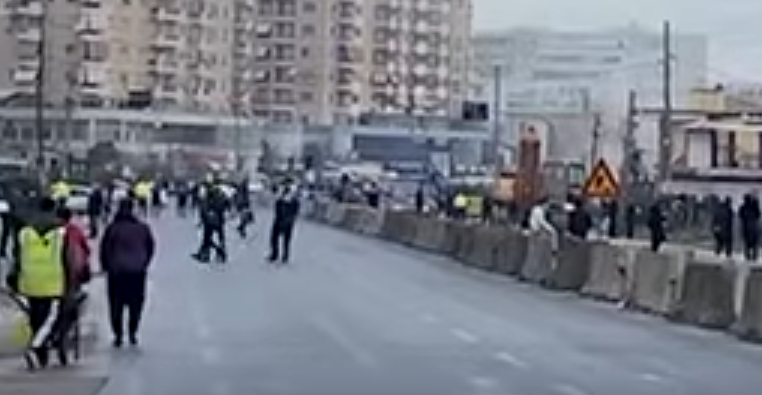 Rinisin shembjet e banesave në Astir, banorët dhe kalimtarët të acaruar: Pse nuk njoftoni?