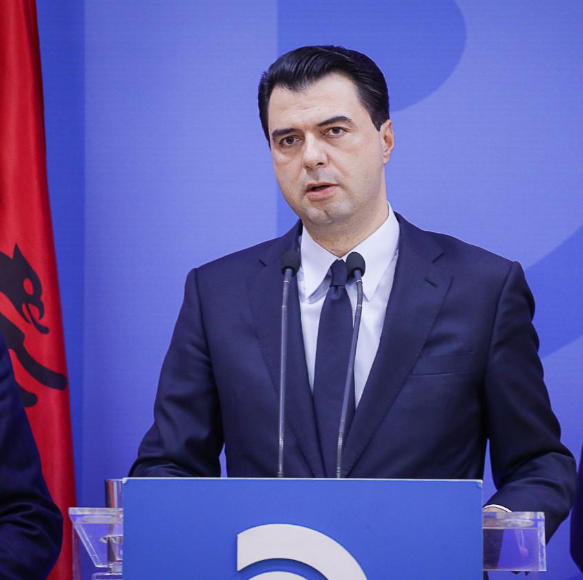 Mbyllja e shkollave, Basha sugjeron: Shteti të kompensojë njërin nga prindërit