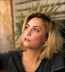 Këngëtarja e njohur feston ditëlindjen në izolim: Pranvera do më gjente me dy videoklipe, i jemi rikthyer librit