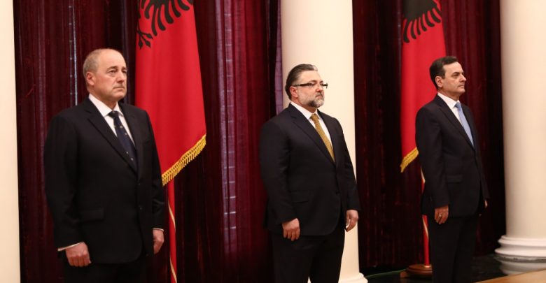 Gjykata e Lartë me rëndësi për Metën, 3 anëtarët e parë betohen tek presidenti