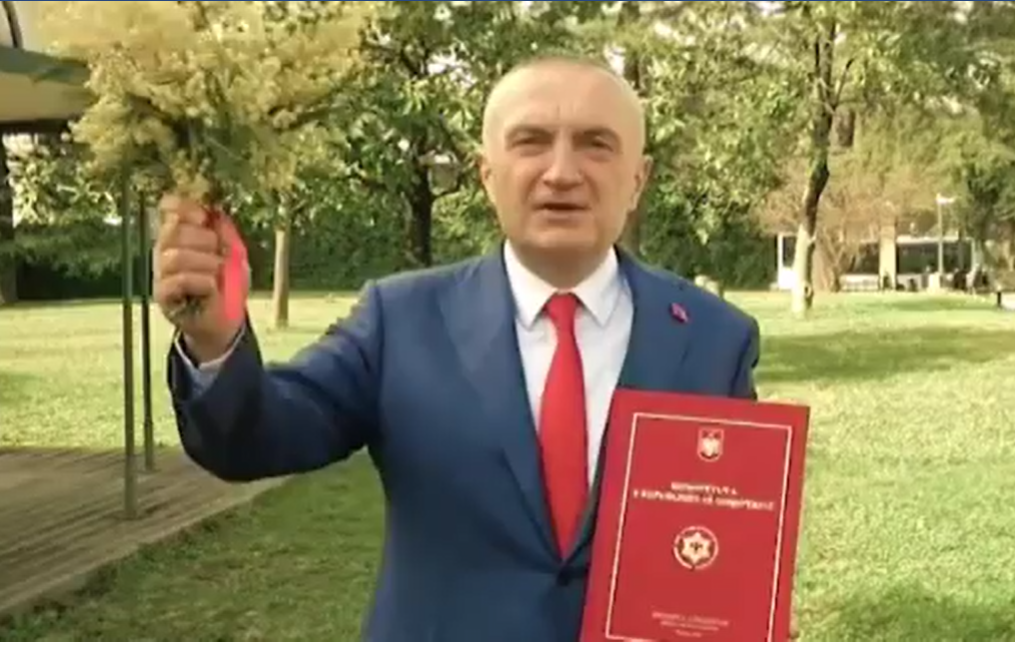 Meta, mesazh ne minuten e pare te mitingut per Kushtetuten: Protesta nuk ndalon!