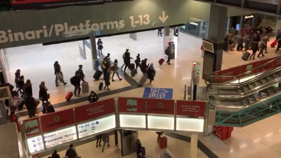 VIDEO/ Permbytet nga njerezit stacioni hekurudhor i Milanos